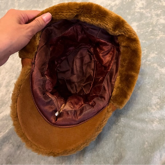 Vintage fur hat with bill - Picture 4 of 5
